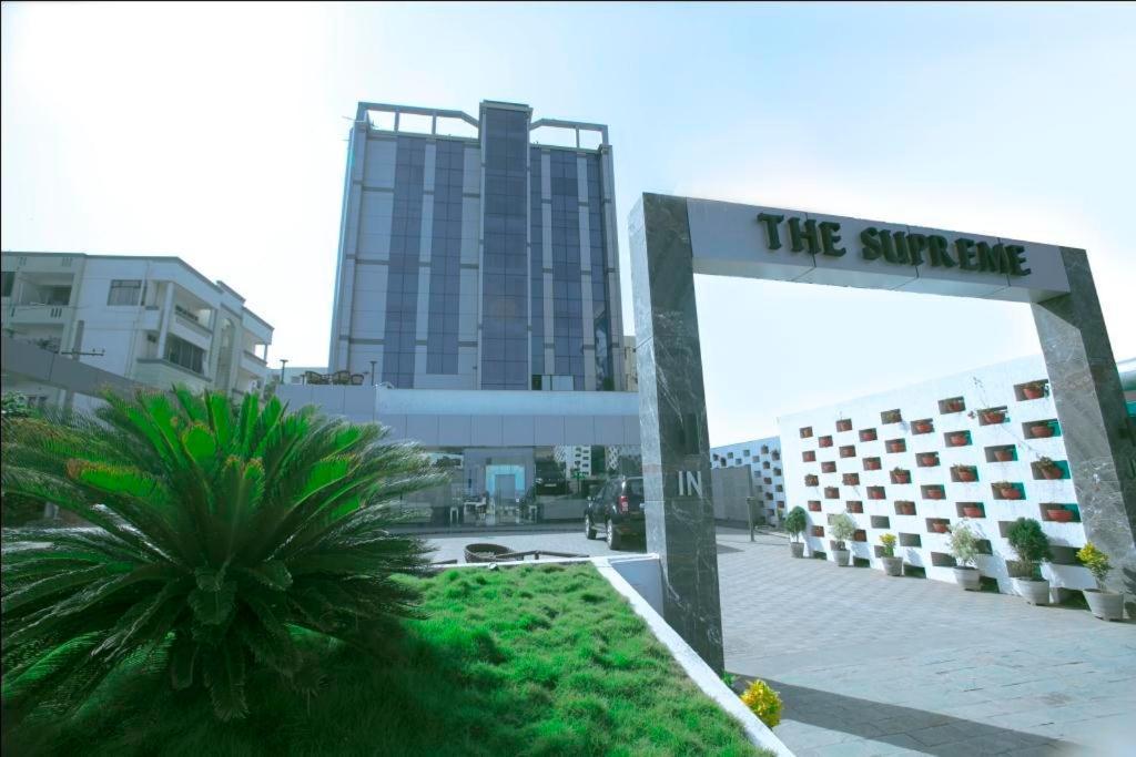 Hotel Supreme Visakhapatnam Ngoại thất bức ảnh